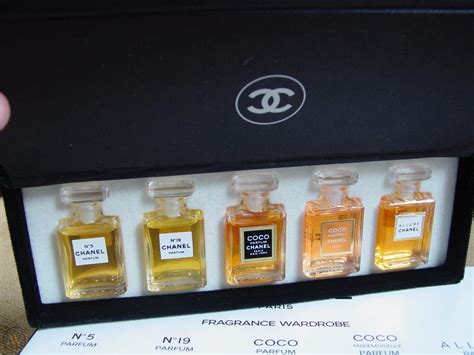 chanel mini perfume set price.